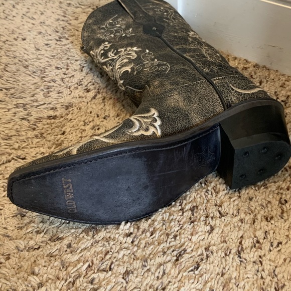 Boots - Picture 3 of 3